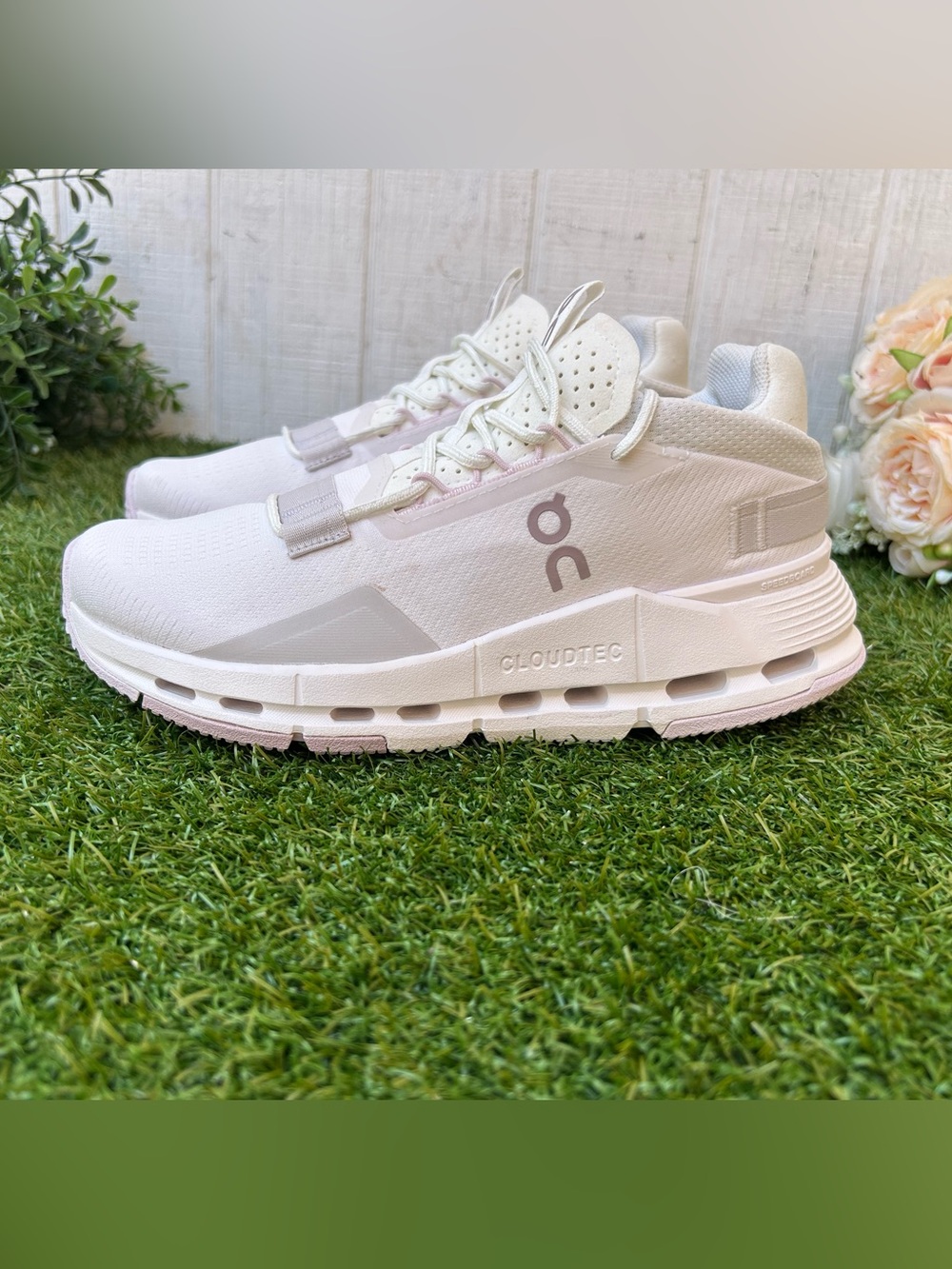 On Running Women Cloudnova 2 White / Orchid Low
Top Sneakers size 6 New /no box - Picture 11 of 16